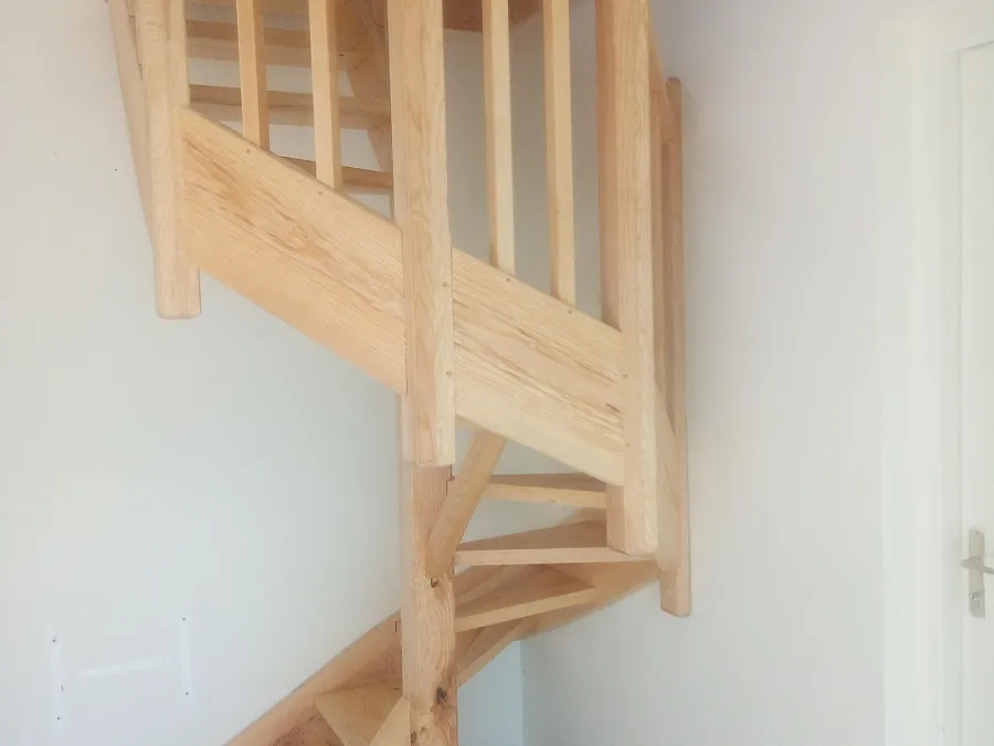 Escalier colimaçon sur base hexagonale