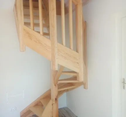 Escalier colimaçon sur base hexagonale